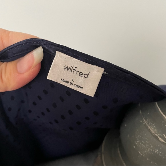 Aritzia Wilfred Callie satin long sleeve wrap dress - Picture 9 of 9